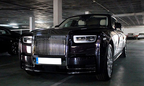 Siêu xe sang Rolls-Royce Phantom 2018 đầu tiên lăn bánh